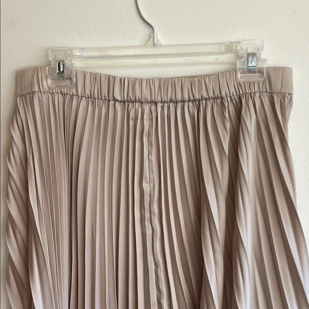 J. CREW Gwyneth Pleated Midi Slip Elastic Waist Band Skirt Champage Medium